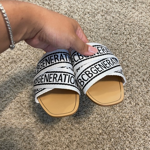 BCBG Slides - Picture 5 of 5